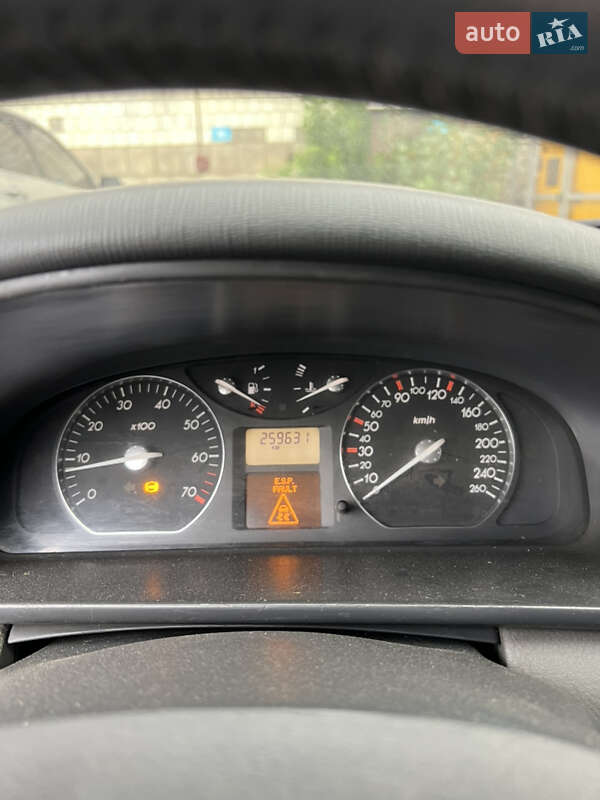 Ліфтбек Renault Laguna 2002 в Києві