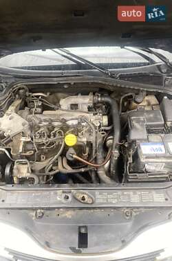 Лифтбек Renault Laguna 2003 в 