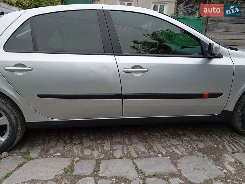 Лифтбек Renault Laguna 2002 в Каменец-Подольском