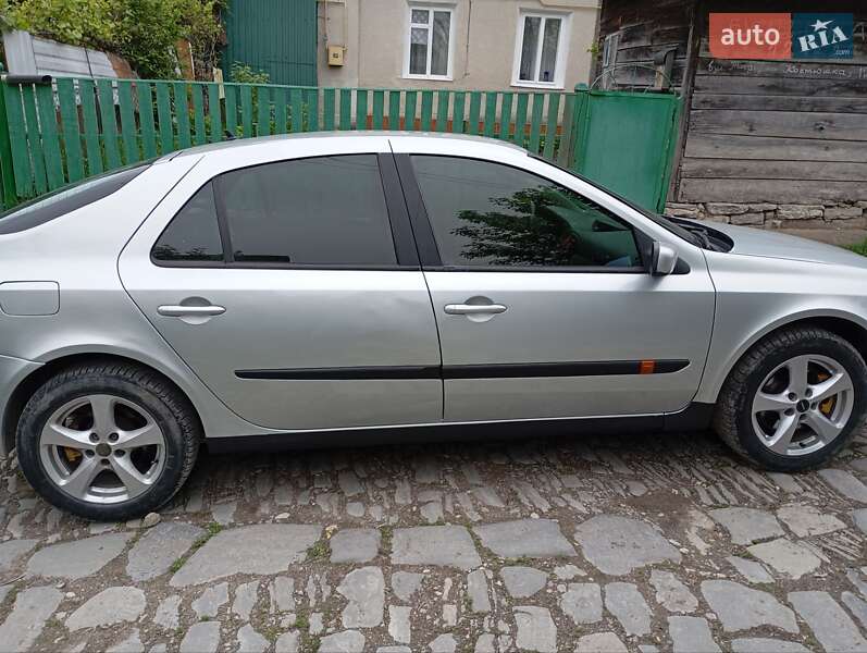 Лифтбек Renault Laguna 2002 в Каменец-Подольском