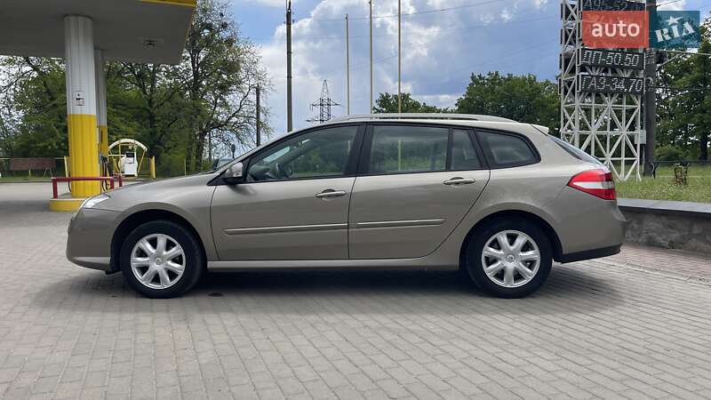 Универсал Renault Laguna 2009 в Смеле