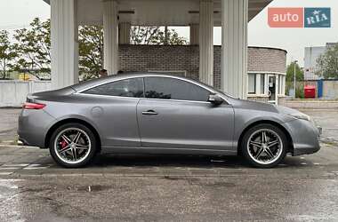 Купе Renault Laguna 2010 в 