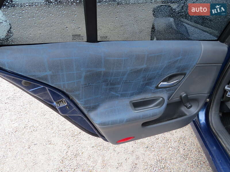 Ліфтбек Renault Laguna 2002 в Кропивницькому