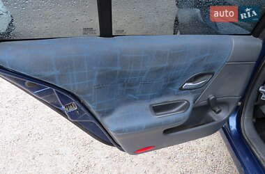 Лифтбек Renault Laguna 2002 в 