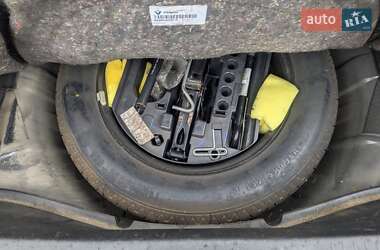 Лифтбек Renault Laguna 2010 в 