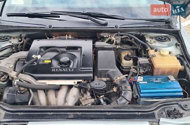 Ліфтбек Renault Laguna 1997 в 