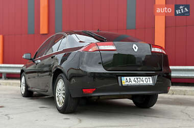 Ліфтбек Renault Laguna 2011 в 