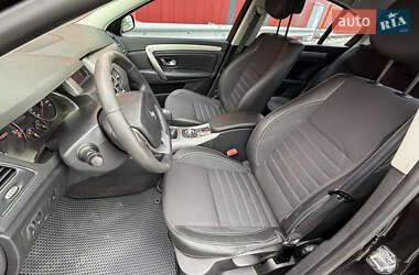 Ліфтбек Renault Laguna 2011 в 