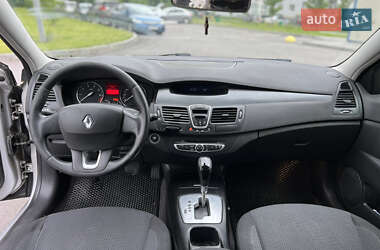 Ліфтбек Renault Laguna 2008 в 