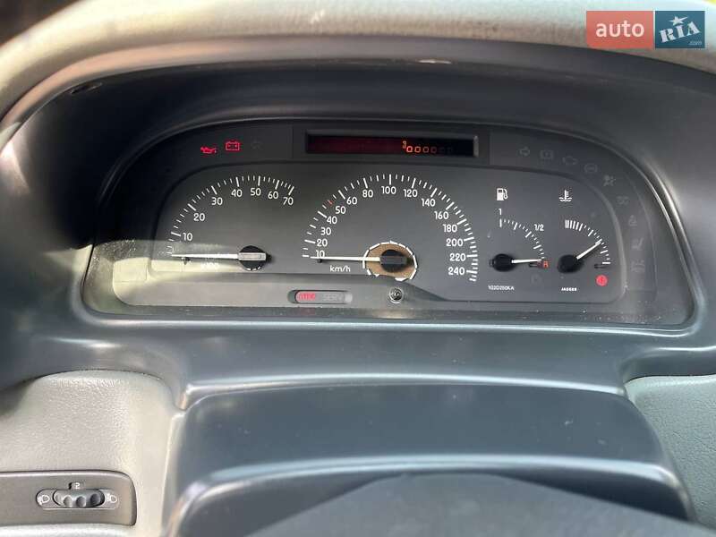 Универсал Renault Laguna 1999 в Иваничах