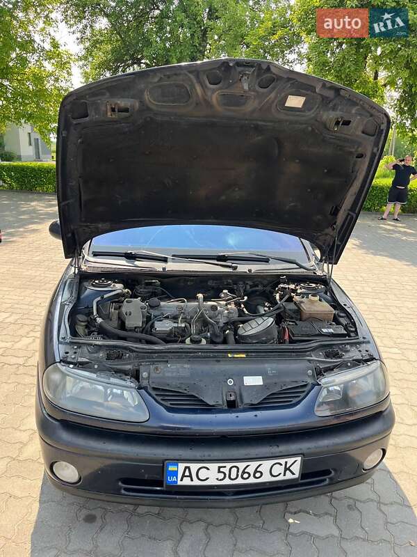 Универсал Renault Laguna 1999 в Иваничах
