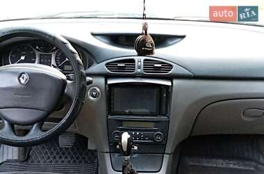 Лифтбек Renault Laguna 2001 в 