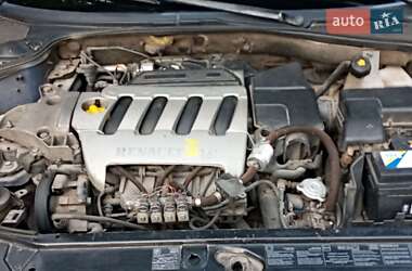 Лифтбек Renault Laguna 2001 в 