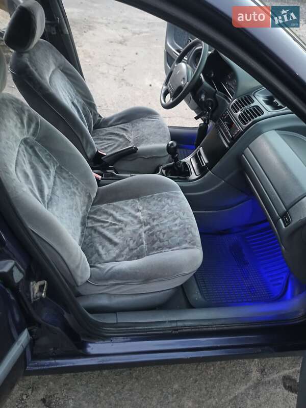 Лифтбек Renault Laguna 1996 в Виннице