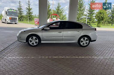 Лифтбек Renault Laguna 2010 в 