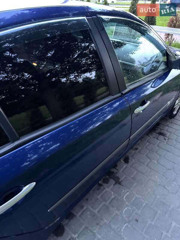 Лифтбек Renault Laguna 2006 в Львове