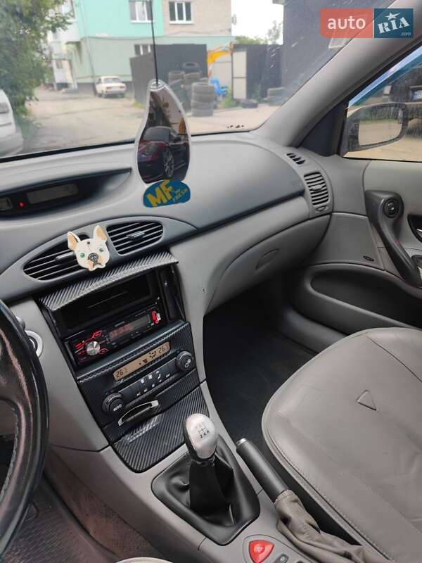Ліфтбек Renault Laguna 2003 в Красилові