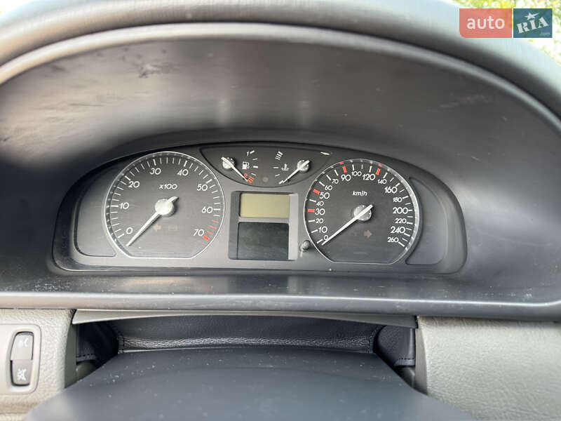 Лифтбек Renault Laguna 2001 в Снятине