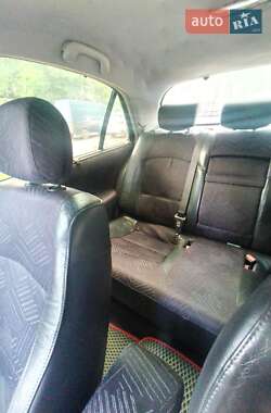 Лифтбек Renault Laguna 2001 в 