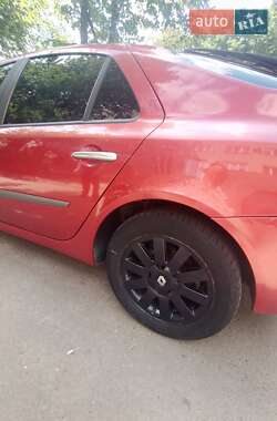 Лифтбек Renault Laguna 2001 в 