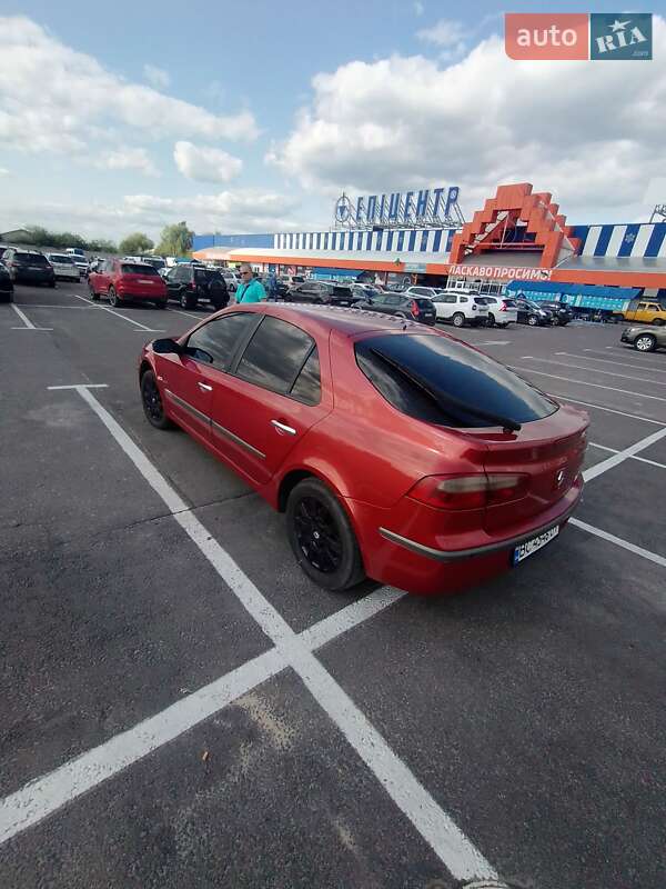 Лифтбек Renault Laguna 2001 в 