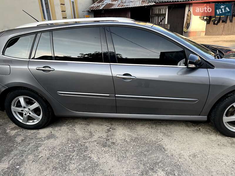 Универсал Renault Laguna 2012 в Рава-Русской