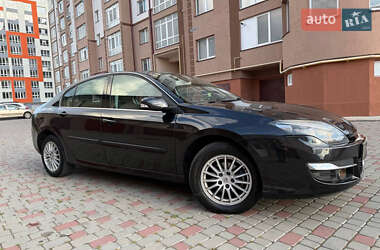 Лифтбек Renault Laguna 2011 в 