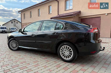 Лифтбек Renault Laguna 2011 в 