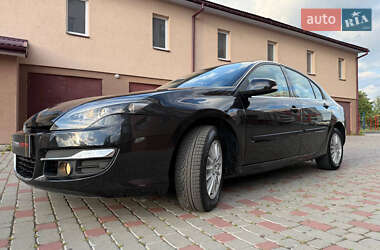 Лифтбек Renault Laguna 2011 в 