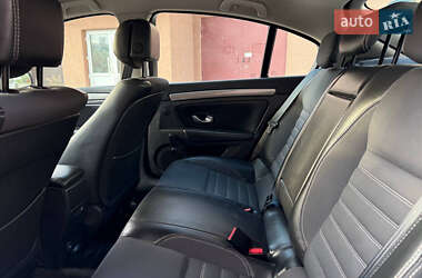 Лифтбек Renault Laguna 2011 в 