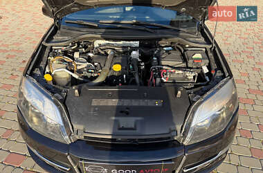 Лифтбек Renault Laguna 2011 в 