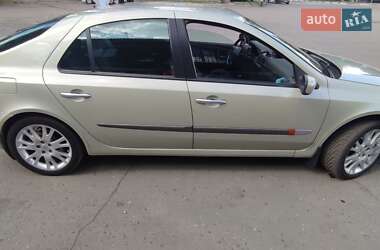 Ліфтбек Renault Laguna 2002 в Ужгороді