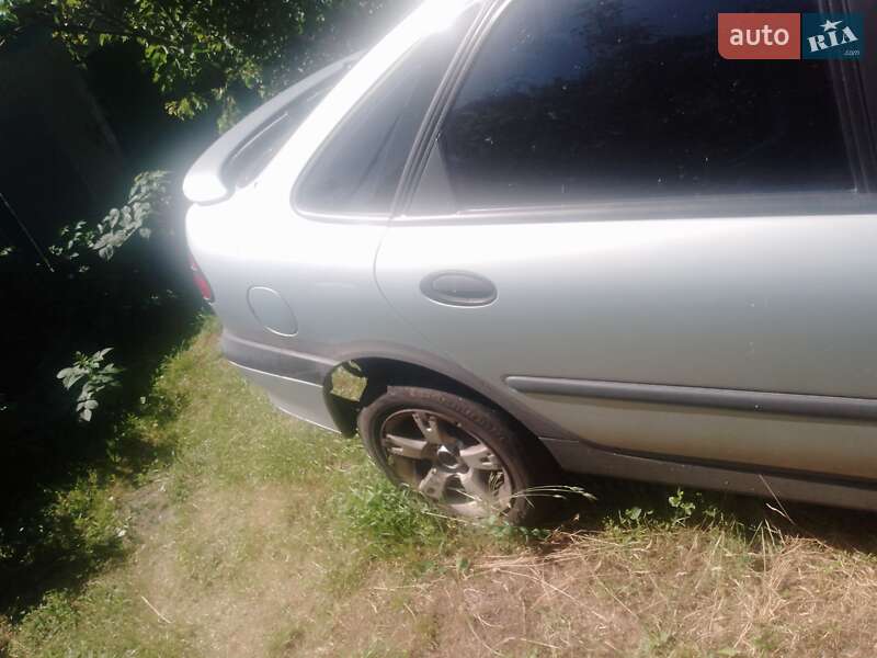 Ліфтбек Renault Laguna 2000 в Яготині