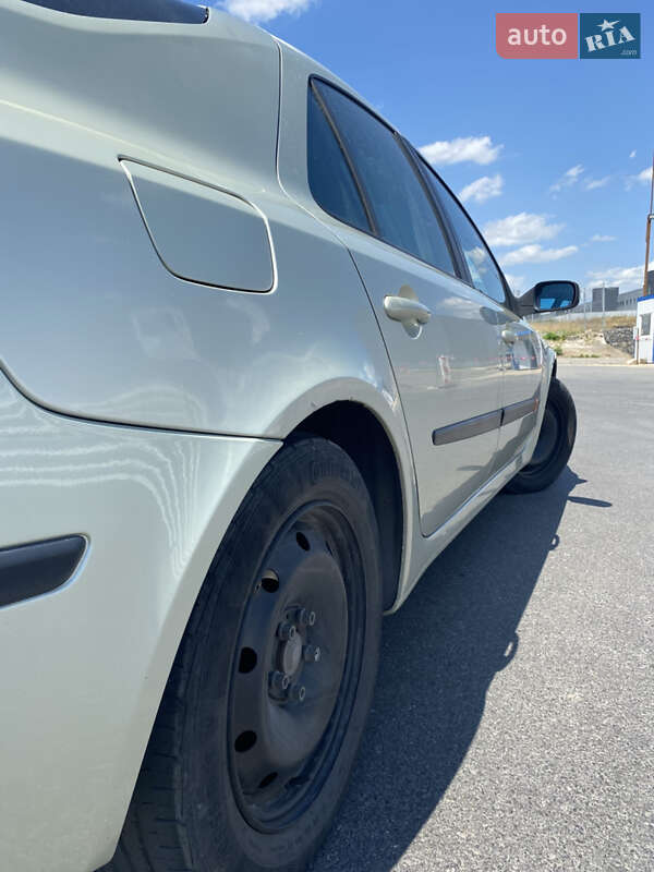 Лифтбек Renault Laguna 2002 в Хмельницком