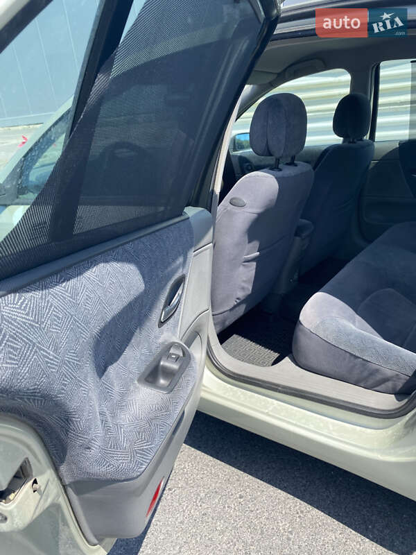 Лифтбек Renault Laguna 2002 в Хмельницком