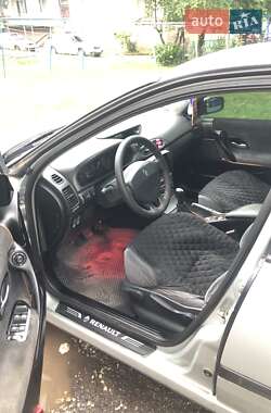 Лифтбек Renault Laguna 2001 в Тернополе