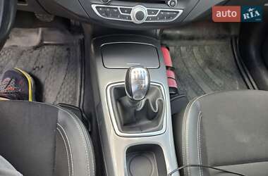 Лифтбек Renault Laguna 2013 в 
