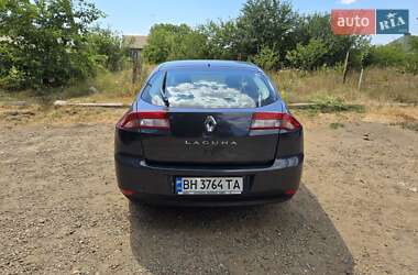 Лифтбек Renault Laguna 2013 в 