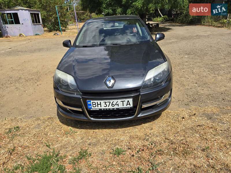 Лифтбек Renault Laguna 2013 в 