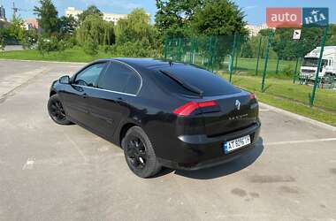 Лифтбек Renault Laguna 2010 в 