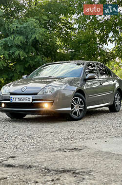 Лифтбек Renault Laguna 2010 в 