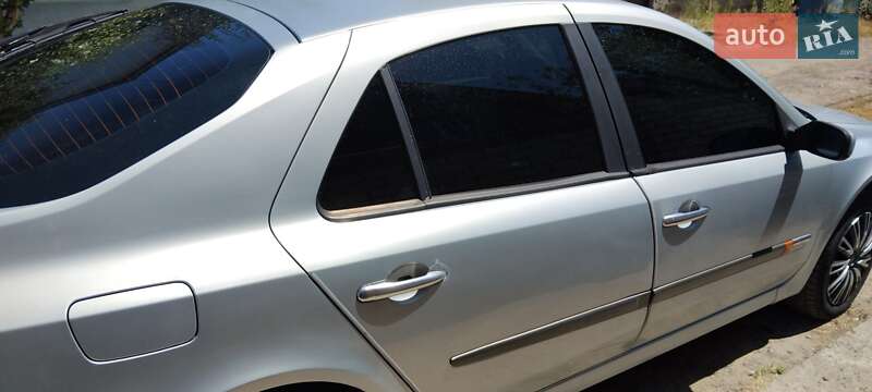 Лифтбек Renault Laguna 2001 в Херсоне