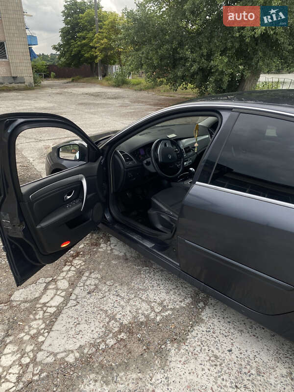 Лифтбек Renault Laguna 2011 в Ржищеве