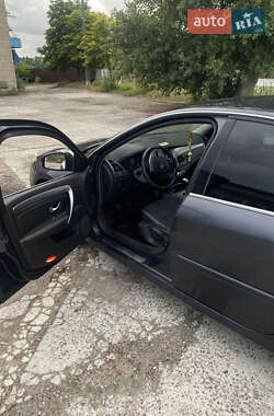 Лифтбек Renault Laguna 2011 в 
