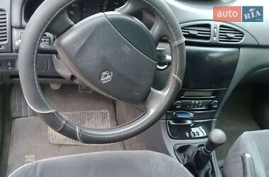 Лифтбек Renault Laguna 2003 в 