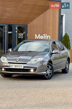 Лифтбек Renault Laguna 2010 в 