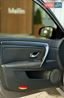 Лифтбек Renault Laguna 2010 в 