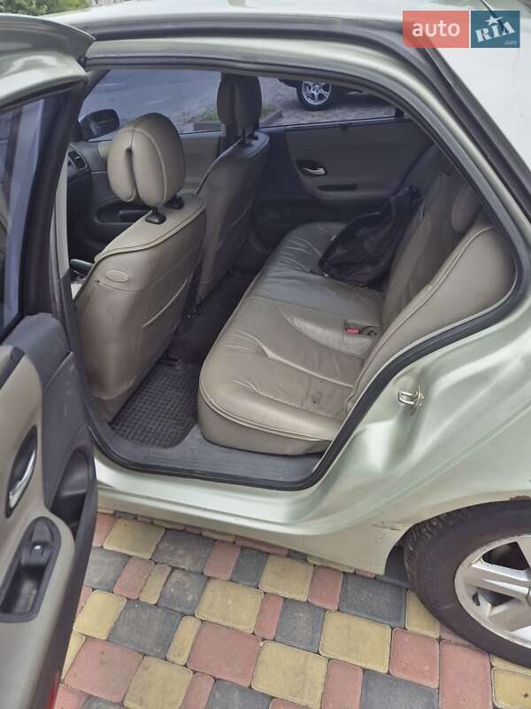 Ліфтбек Renault Laguna 2003 в Рівному