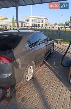 Лифтбек Renault Laguna 2010 в 