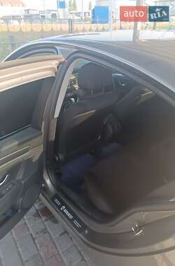 Лифтбек Renault Laguna 2010 в 